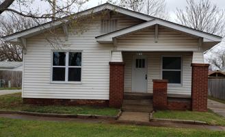 featured image of 915 N 13th St