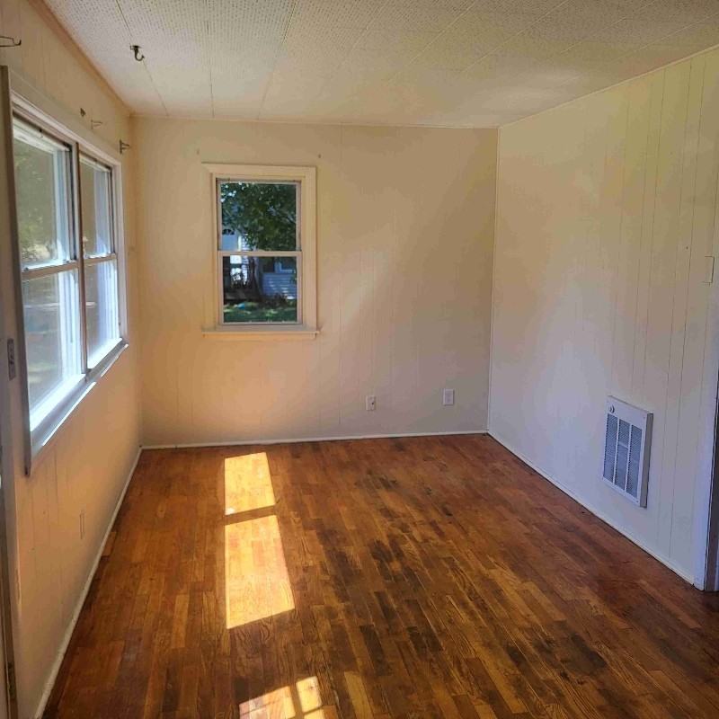 3035 Hampton Rd - Photo 3 of 7