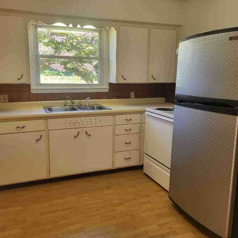 3035 Hampton Rd - Photo 4 of 7