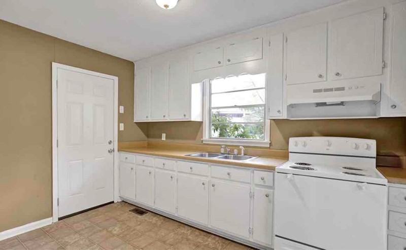 500 Robison Dr - Photo 3 of 11
