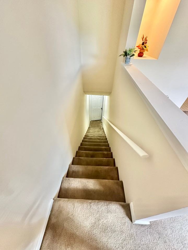 805 Old Gray Station Rd #B - Photo 3 of 10