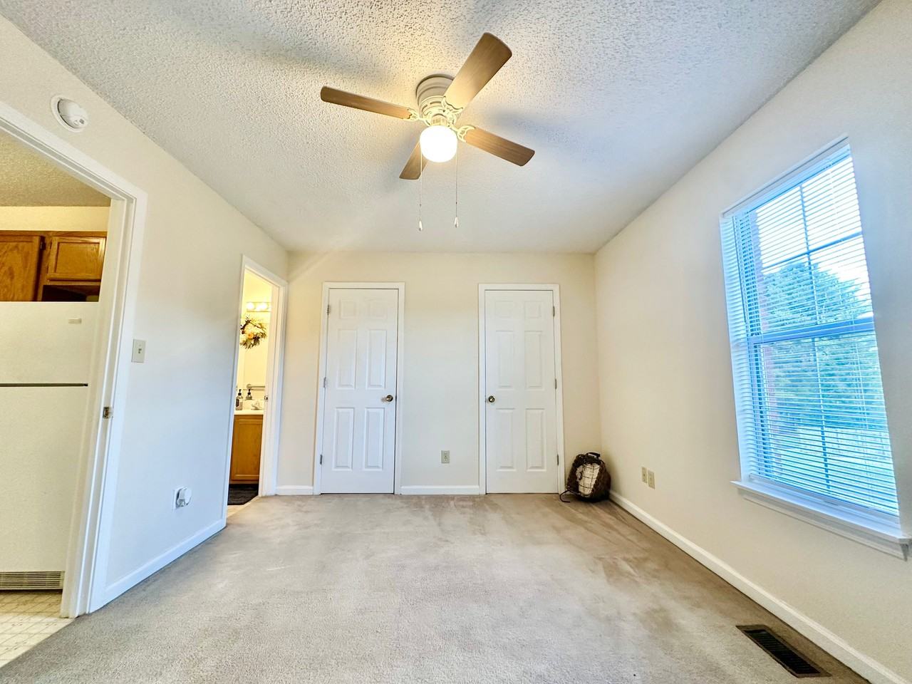 805 Old Gray Station Rd #B - Photo 6 of 10