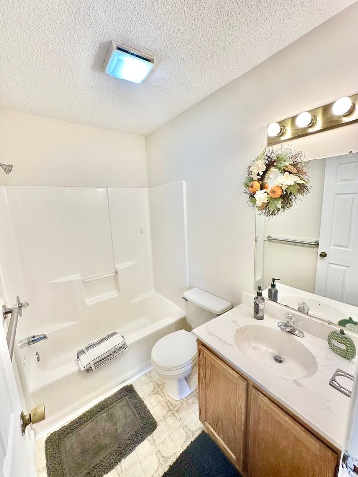 805 Old Gray Station Rd #B - Photo 7 of 10
