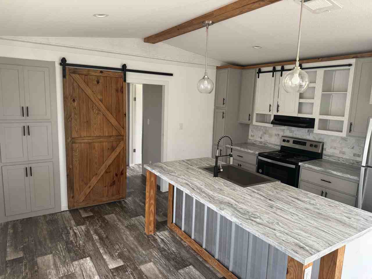 125 Freedom Ln - Photo 2 of 15