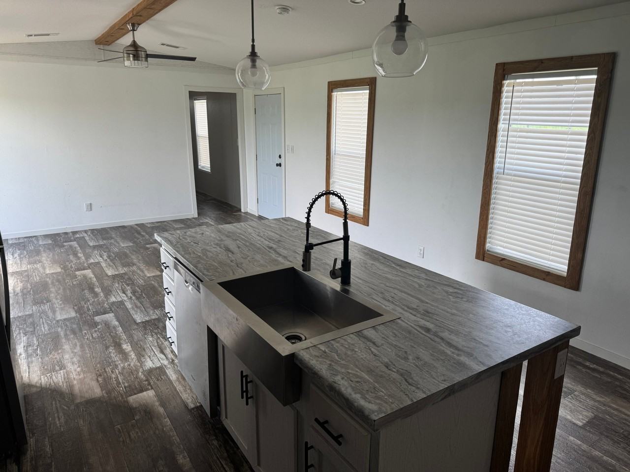 125 Freedom Ln - Photo 4 of 15