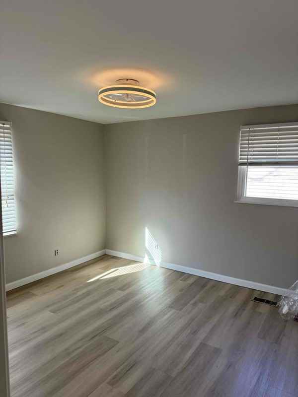 378 Amesbury Dr - Photo 3 of 5