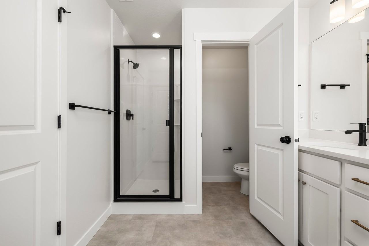 2222 Sw - Photo 5 of 20