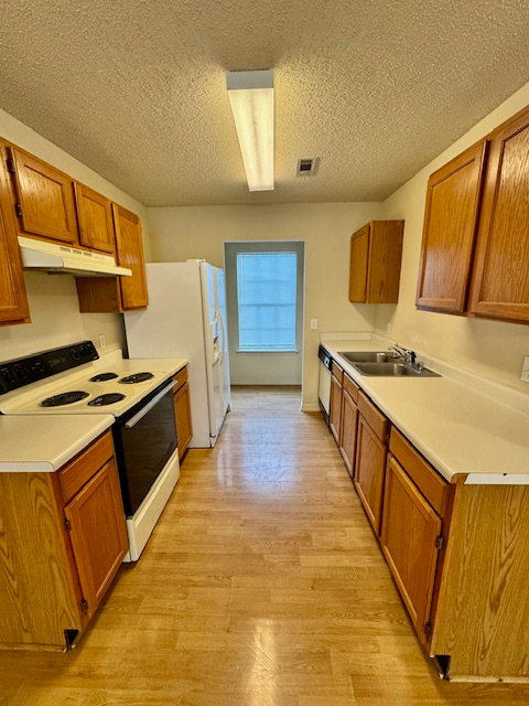 2550 Lost Springs St - Photo 5 of 13