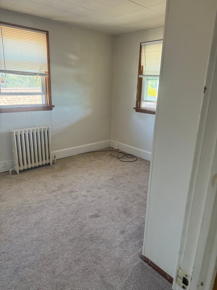 564 Dorothy Ave - Photo 4 of 11
