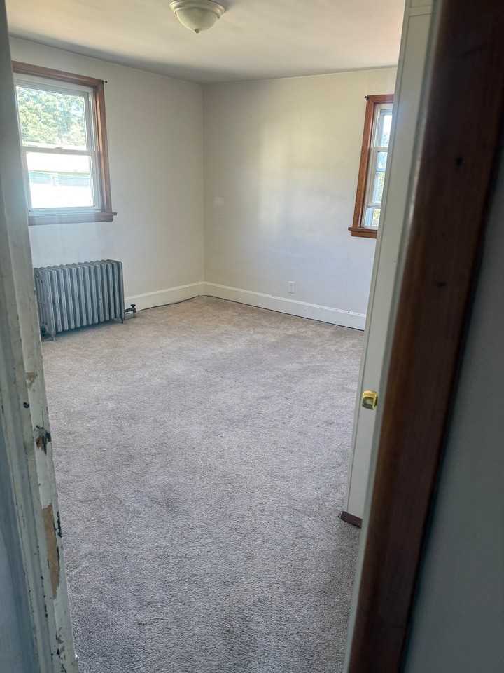 564 Dorothy Ave - Photo 6 of 11