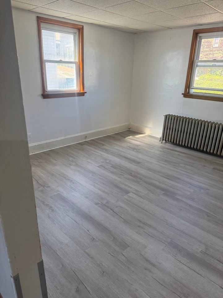 564 Dorothy Ave - Photo 7 of 11