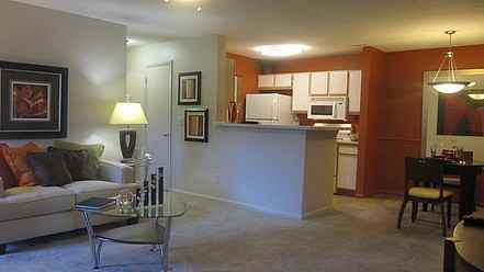 Oak Pointe Apartment Homes - Photo 6 of 21