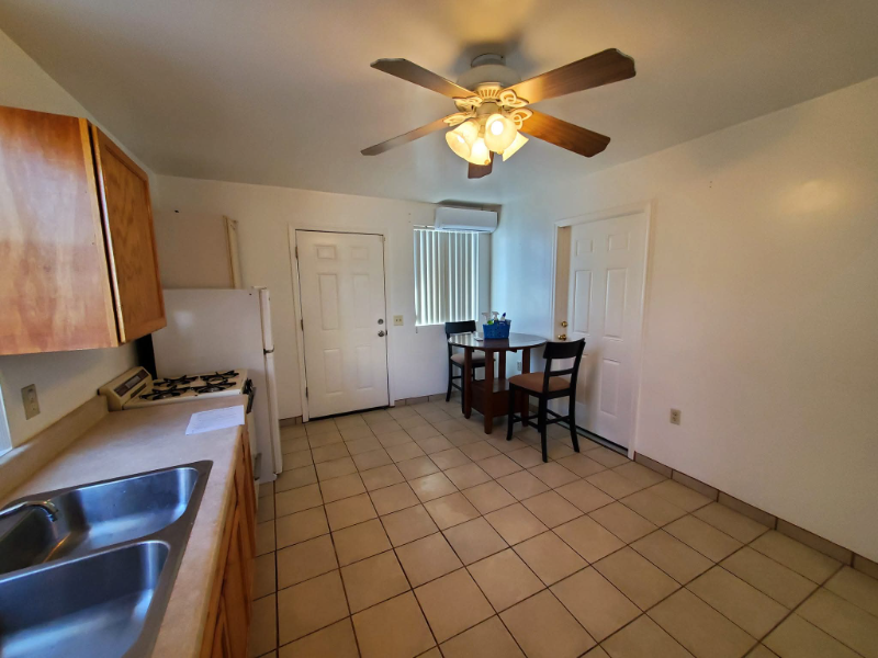 10267 S Avenida Compadres #B - Photo 4 of 8