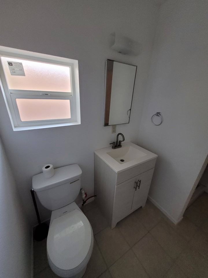 10267 S Avenida Compadres #B - Photo 7 of 8