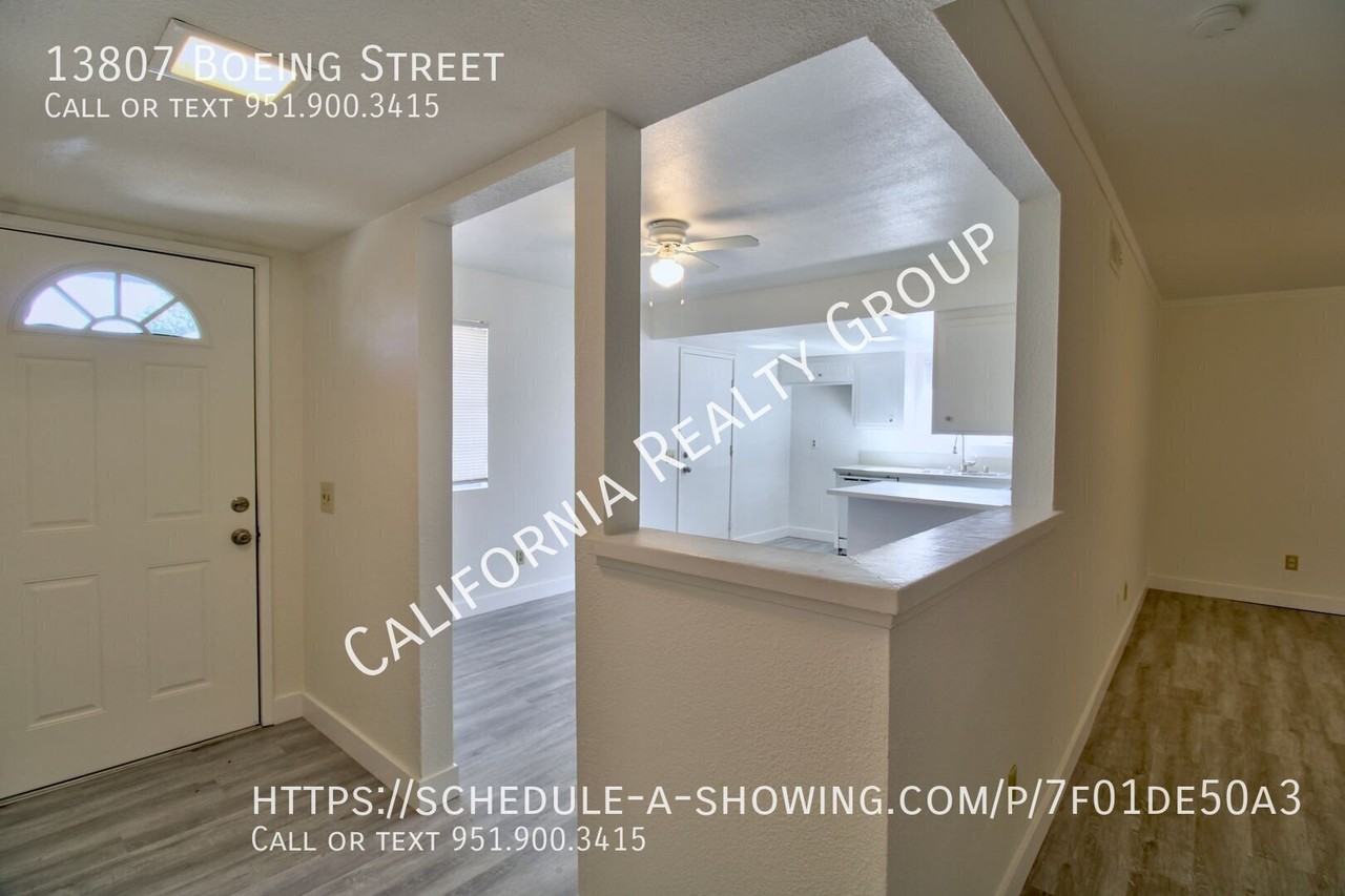 13807 Boeing St - Photo 2 of 16