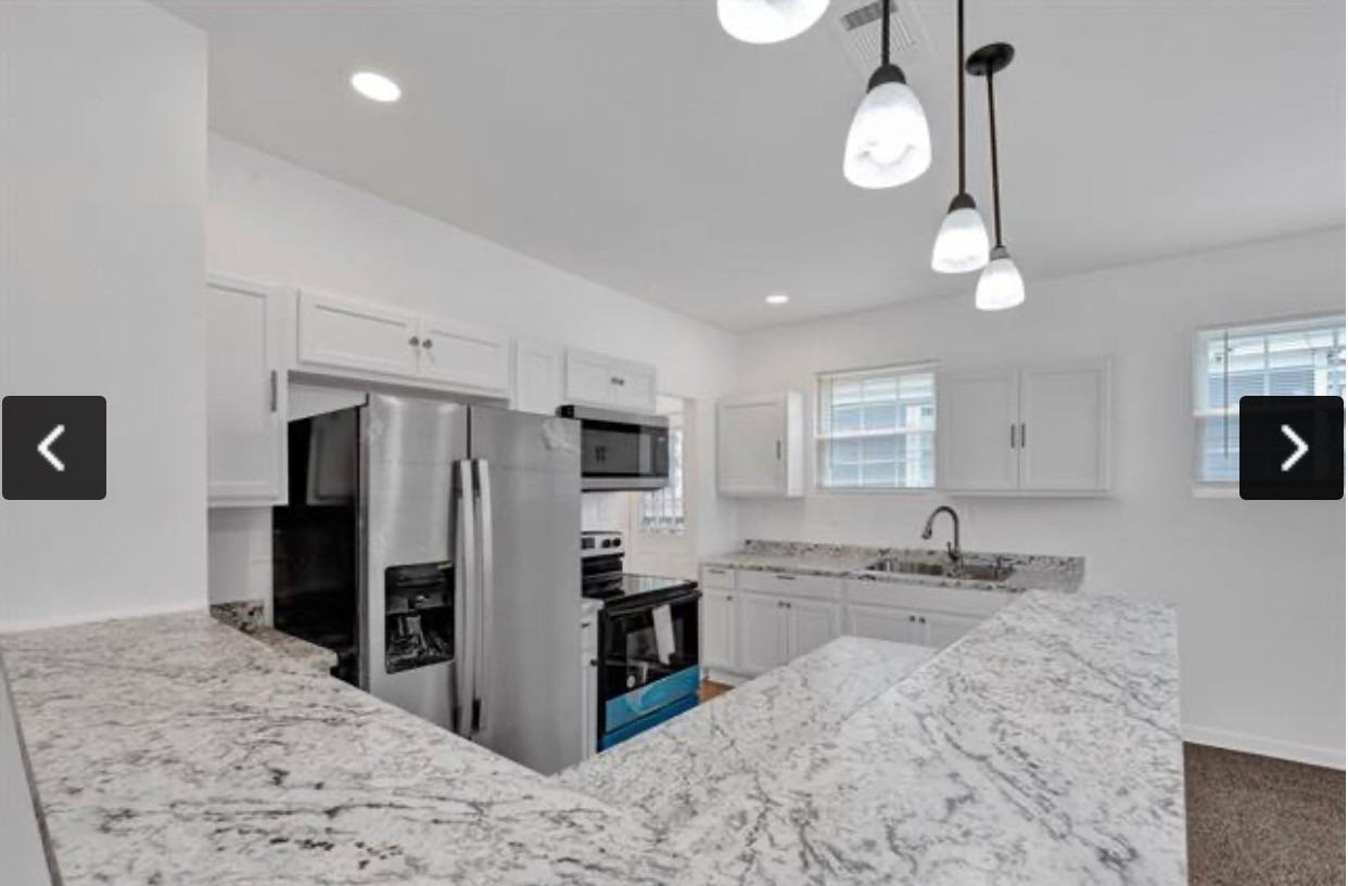 1031 Joseph Pl - Photo 5 of 20