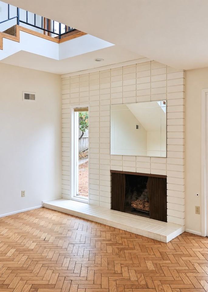 5672 Stresemann St - Photo 3 of 28