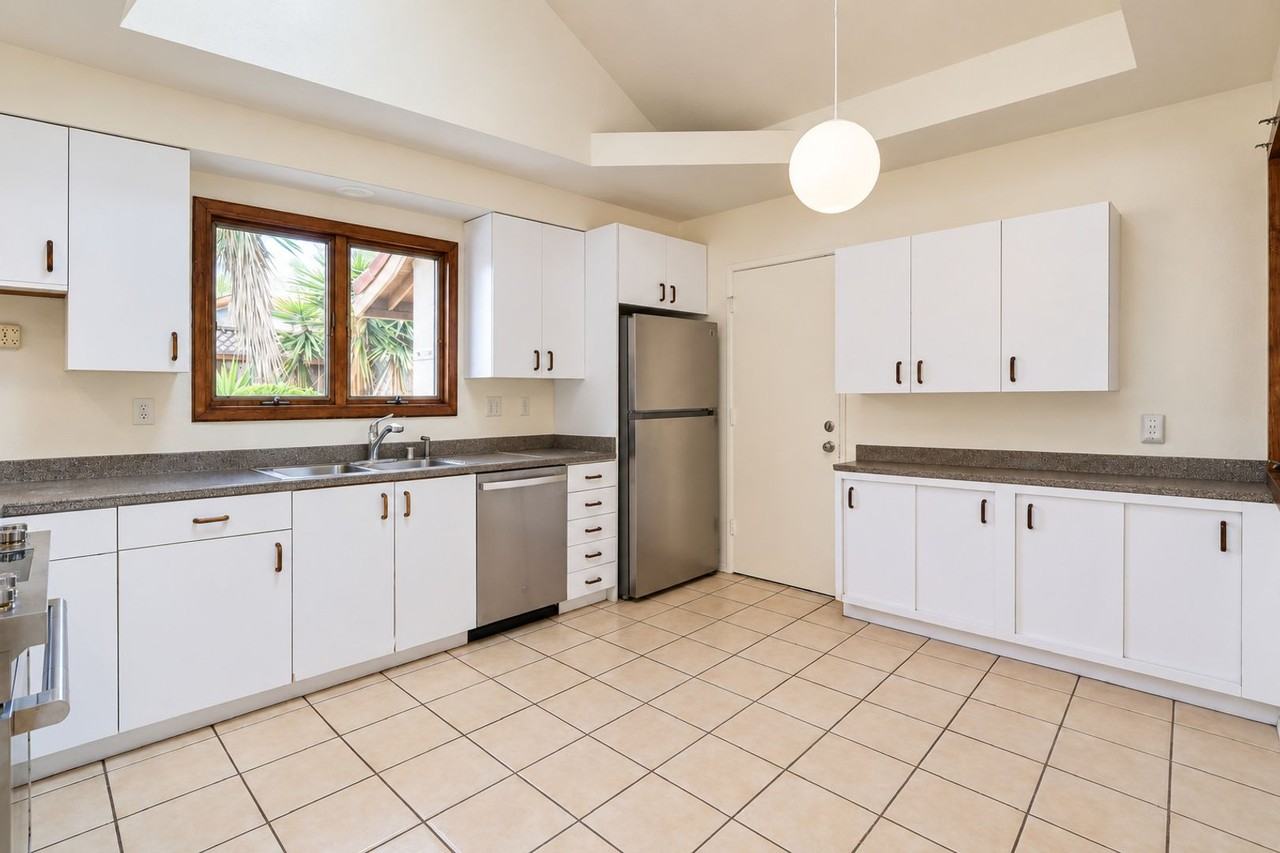 5672 Stresemann St - Photo 6 of 28