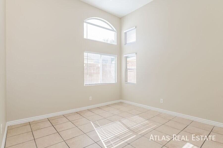 8301 Valleybreeze Ave - Photo 5 of 22