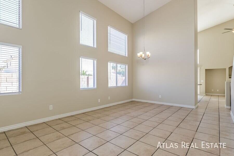 8301 Valleybreeze Ave - Photo 7 of 22