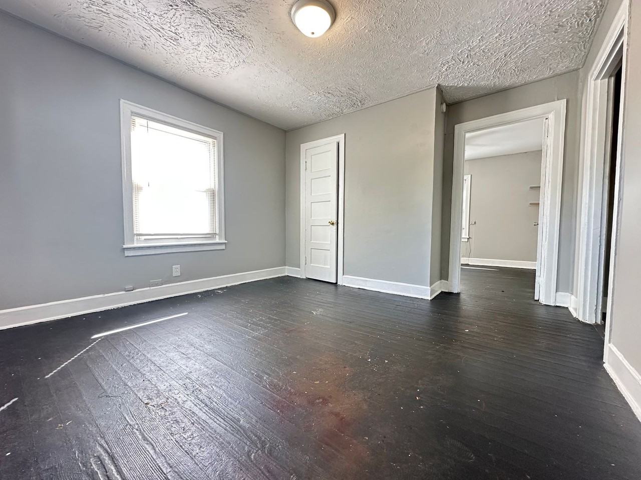 706 Jackson St - Photo 3 of 9