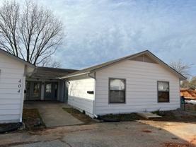 424 Se G St #B - Photo 1 of 1