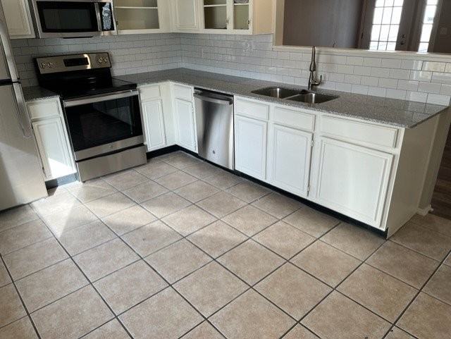 424 Se G St #B - Photo 6 of 15