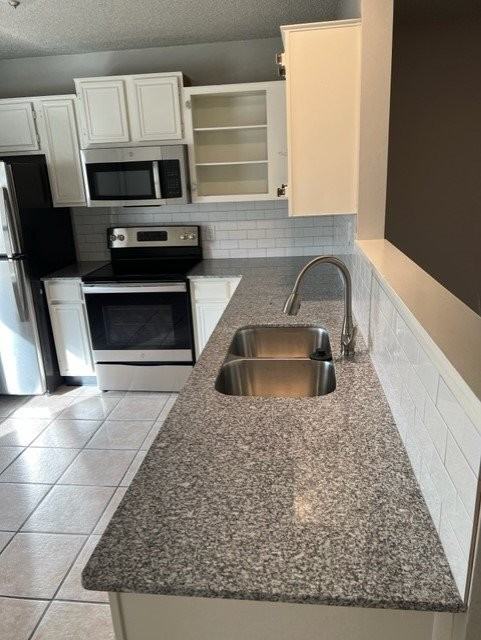 424 Se G St #B - Photo 7 of 15