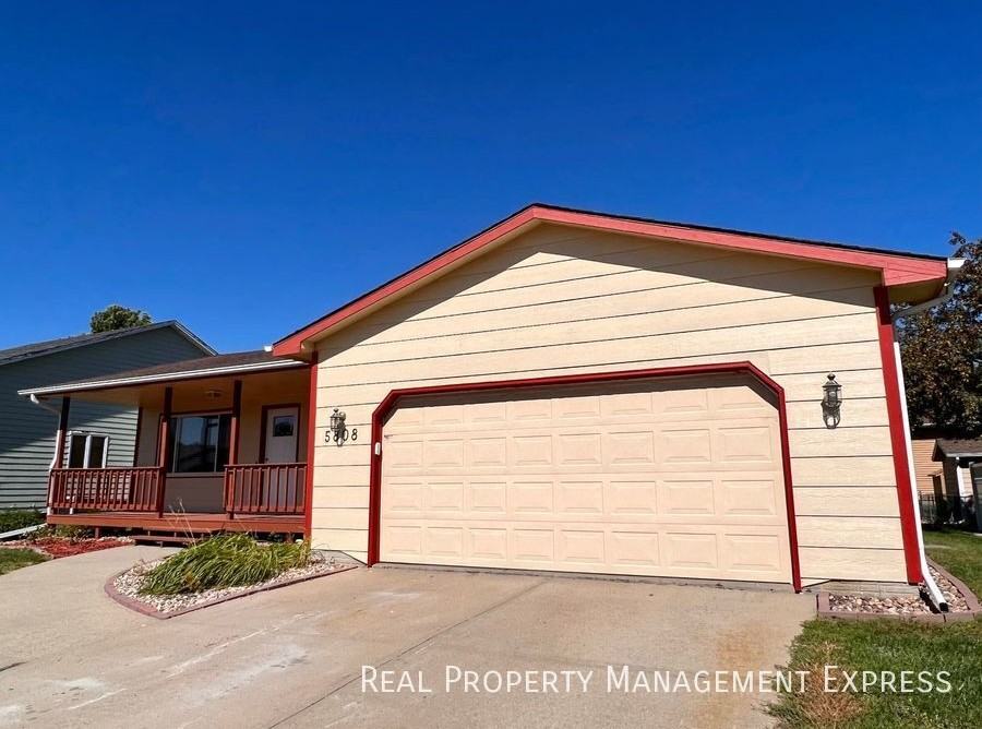5808 W Clay St - Photo 2 of 16