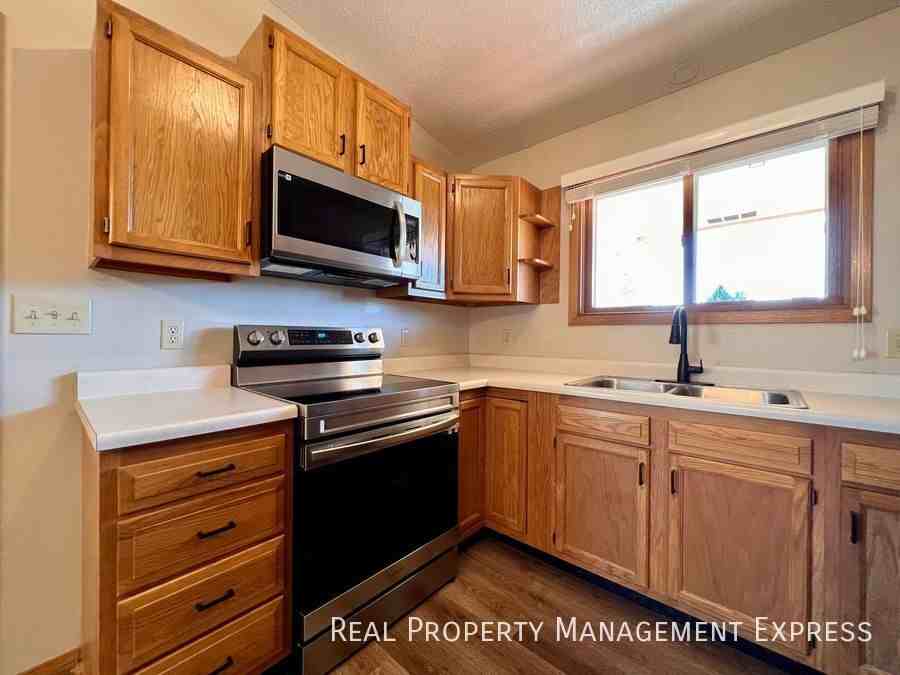 5808 W Clay St - Photo 4 of 16