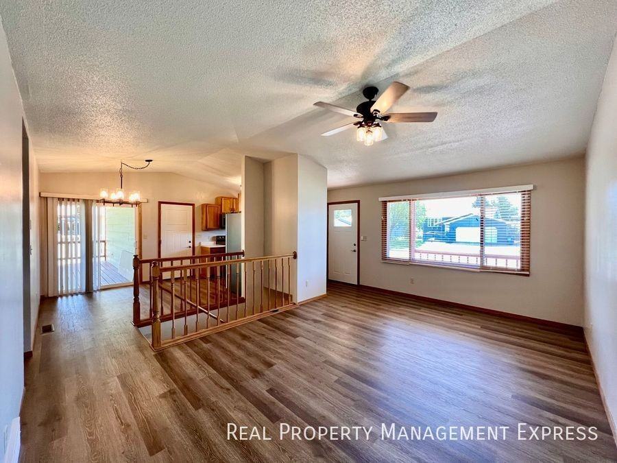 5808 W Clay St - Photo 5 of 16