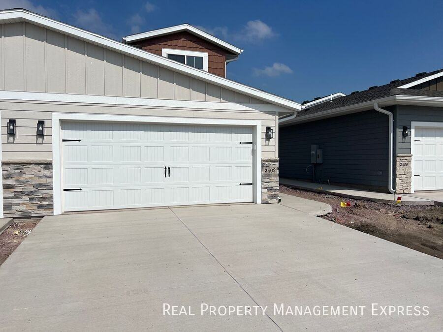 3402 S Heather Ave - Photo 4 of 25