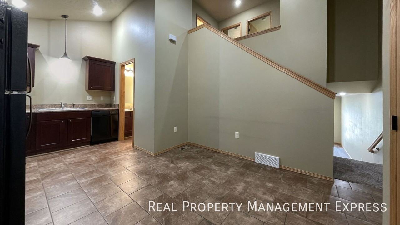 3409 W 93rd St - Photo 3 of 17