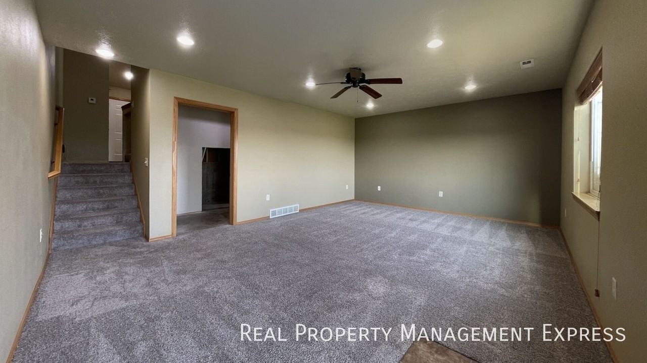 3409 W 93rd St - Photo 7 of 17