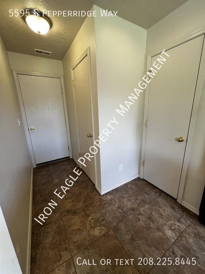 5595 S Pepperridge Way - Photo 6 of 18