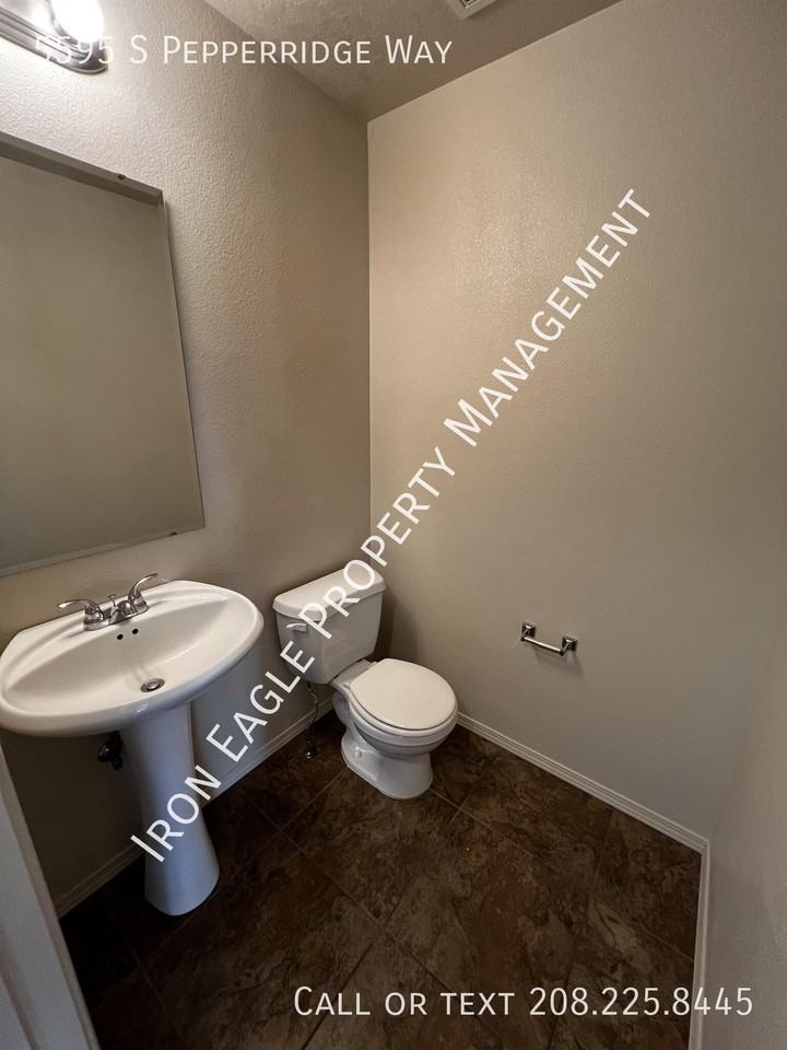 5595 S Pepperridge Way - Photo 7 of 18