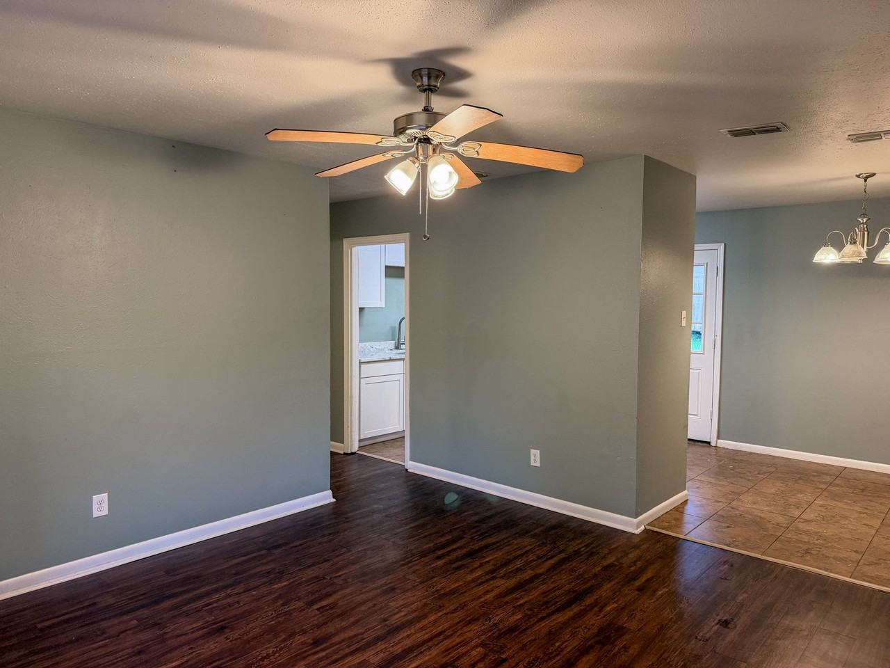 8061 Valmoral Dr - Photo 3 of 15
