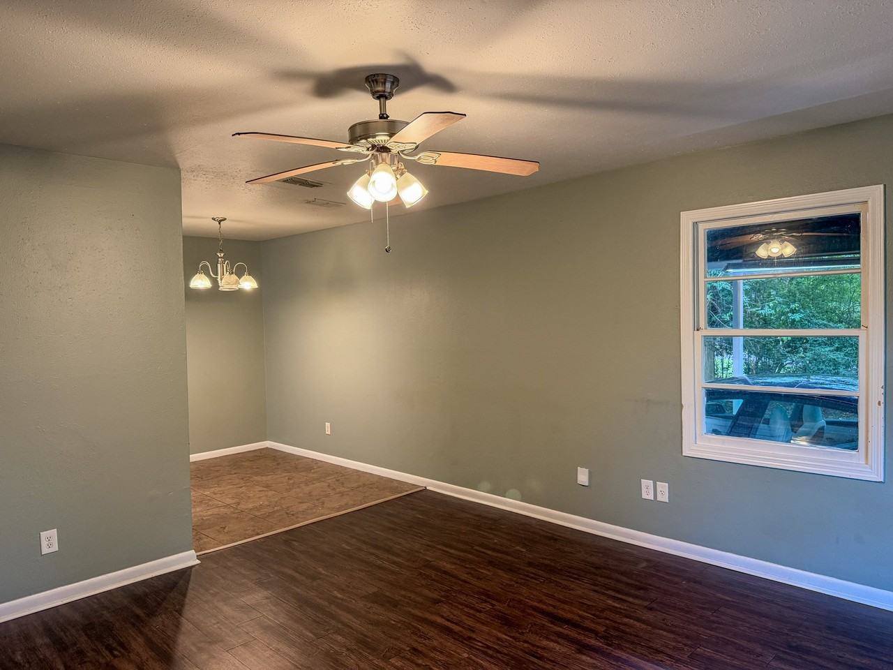 8061 Valmoral Dr - Photo 4 of 15