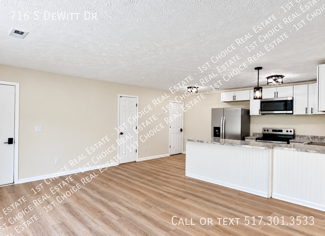 716 S Dewitt Dr - Photo 4 of 11