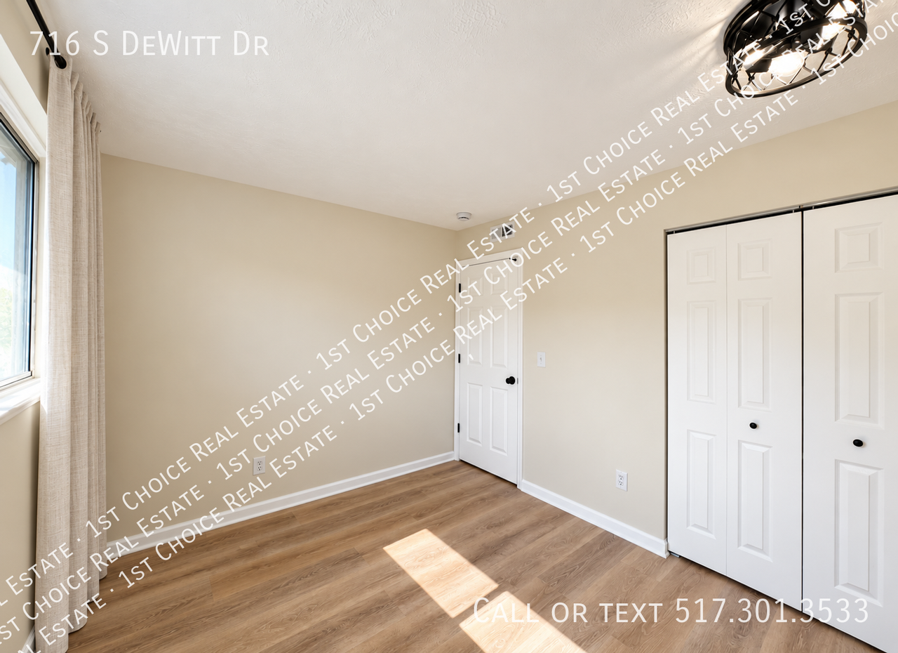 716 S Dewitt Dr - Photo 6 of 11