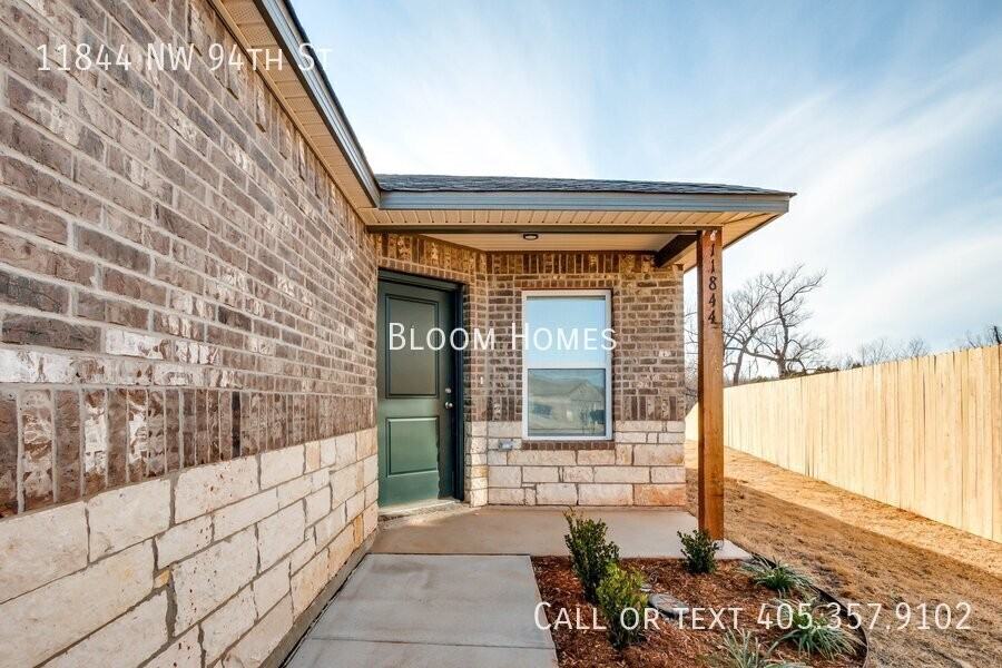 11844 Nw 94th St - Photo 2 of 27
