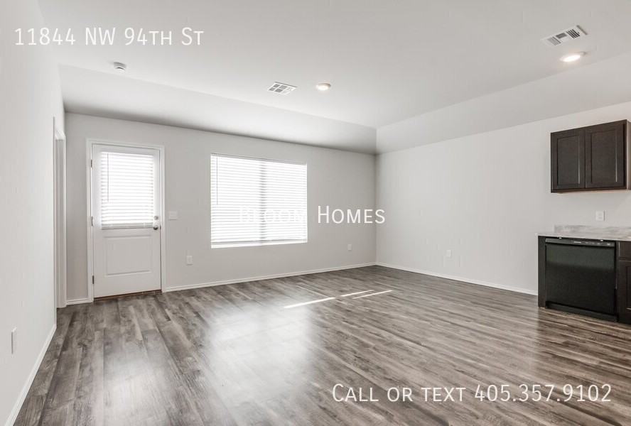 11844 Nw 94th St - Photo 3 of 27
