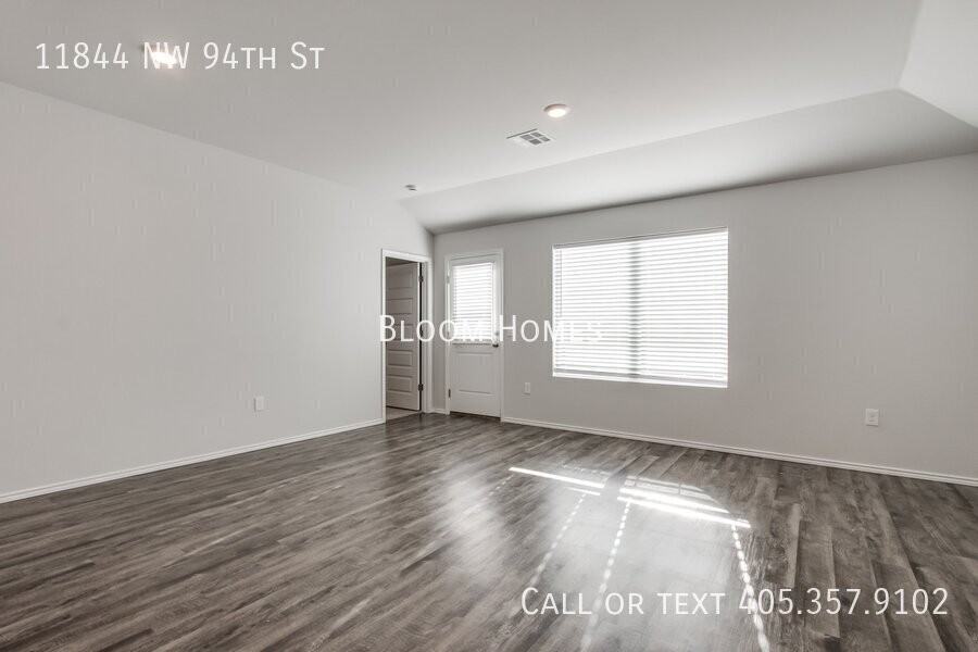 11844 Nw 94th St - Photo 6 of 27