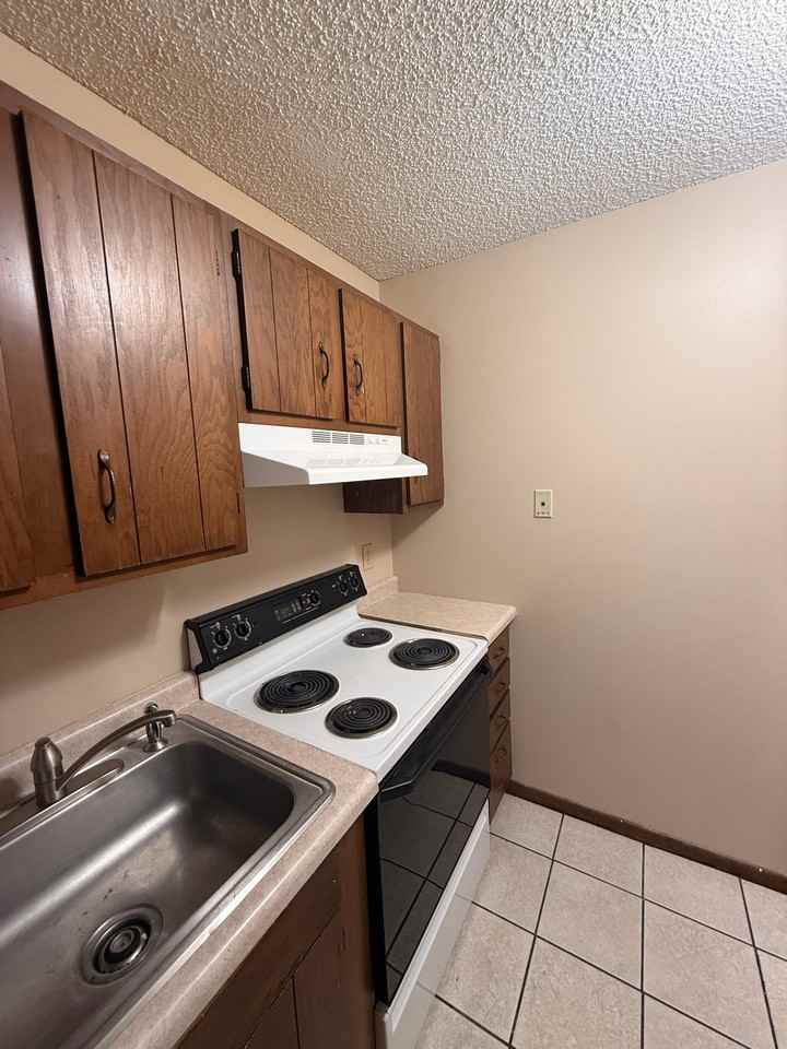 1228 E St #1 - Photo 3 of 6