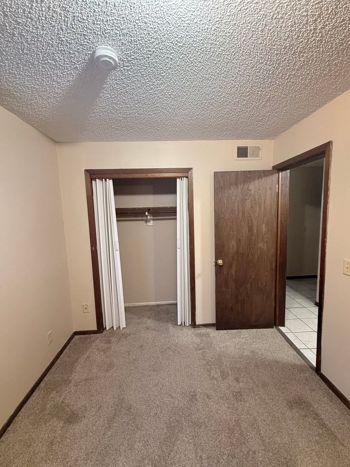 1228 E St #1 - Photo 4 of 6