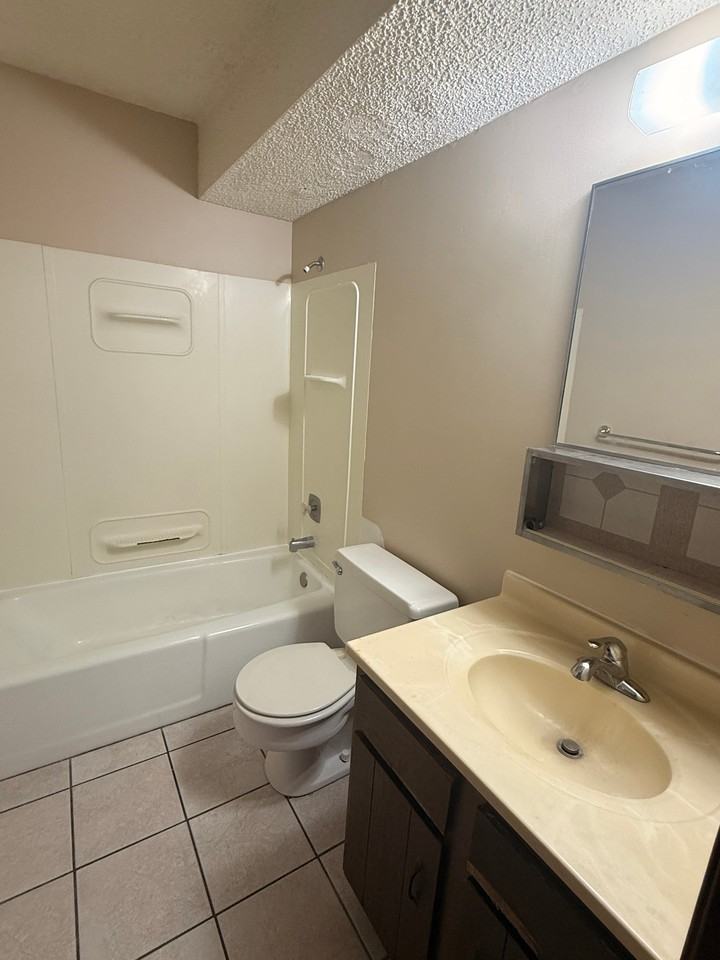 1228 E St #1 - Photo 6 of 6