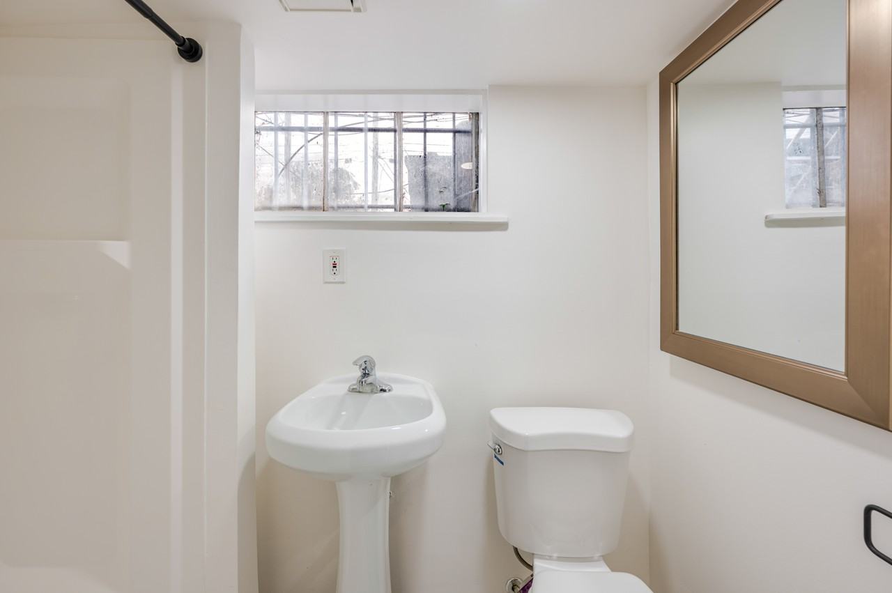 133 33rd St Ne - Photo 5 of 33