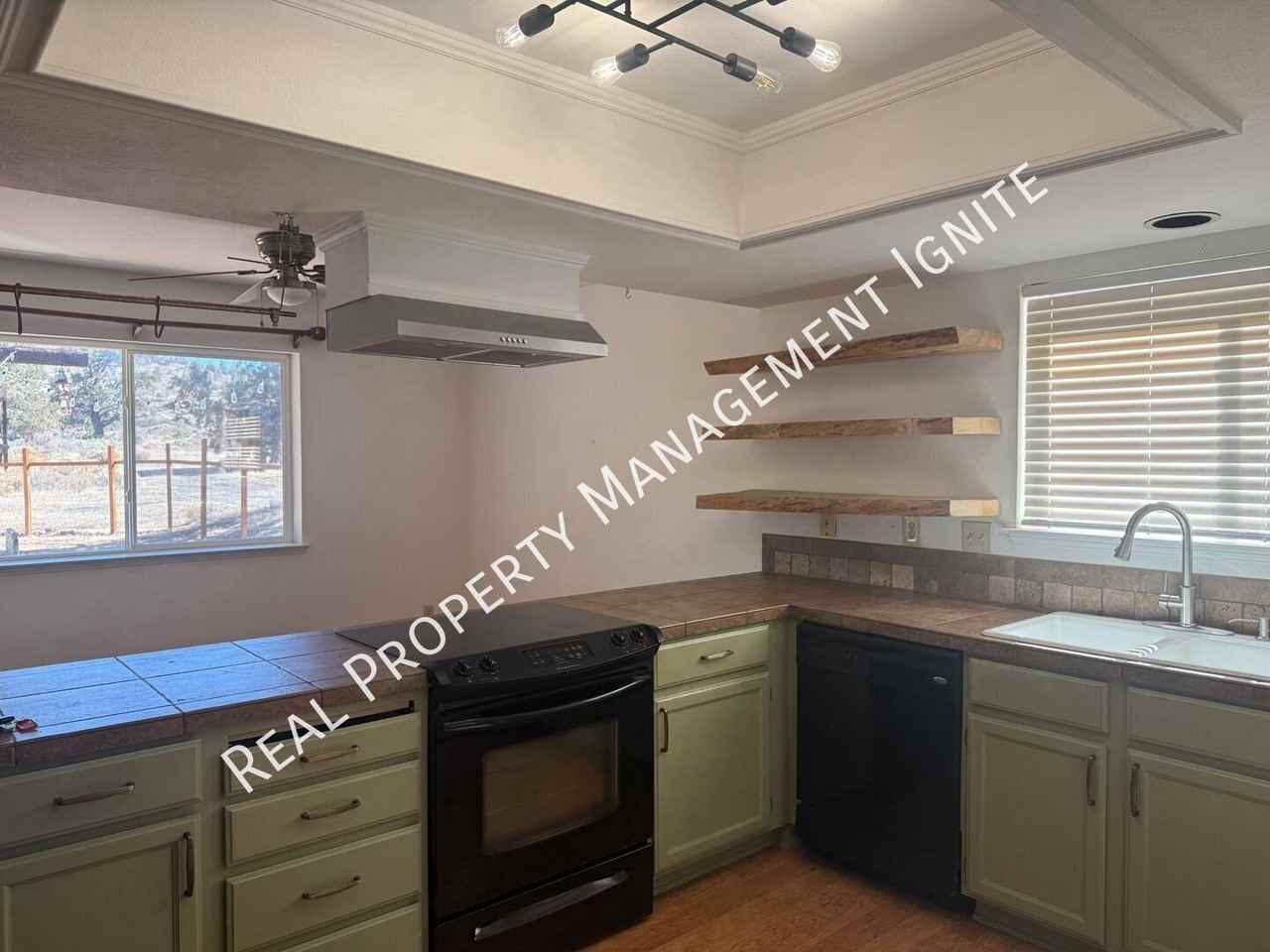 6446 Nw Lynch Ln - Photo 3 of 14