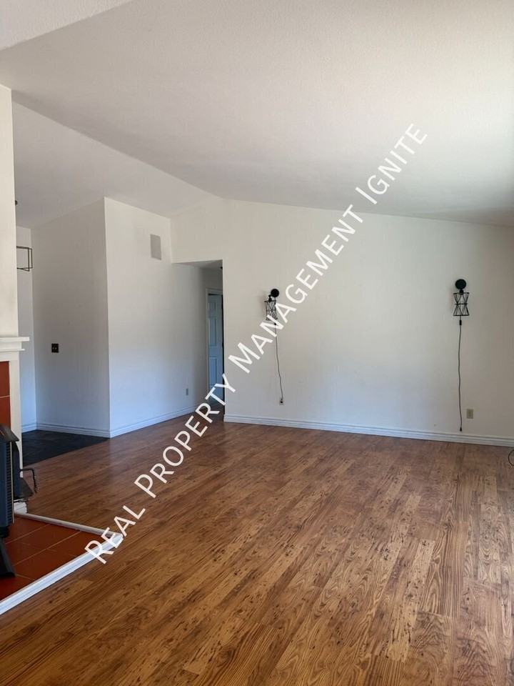 6446 Nw Lynch Ln - Photo 5 of 14