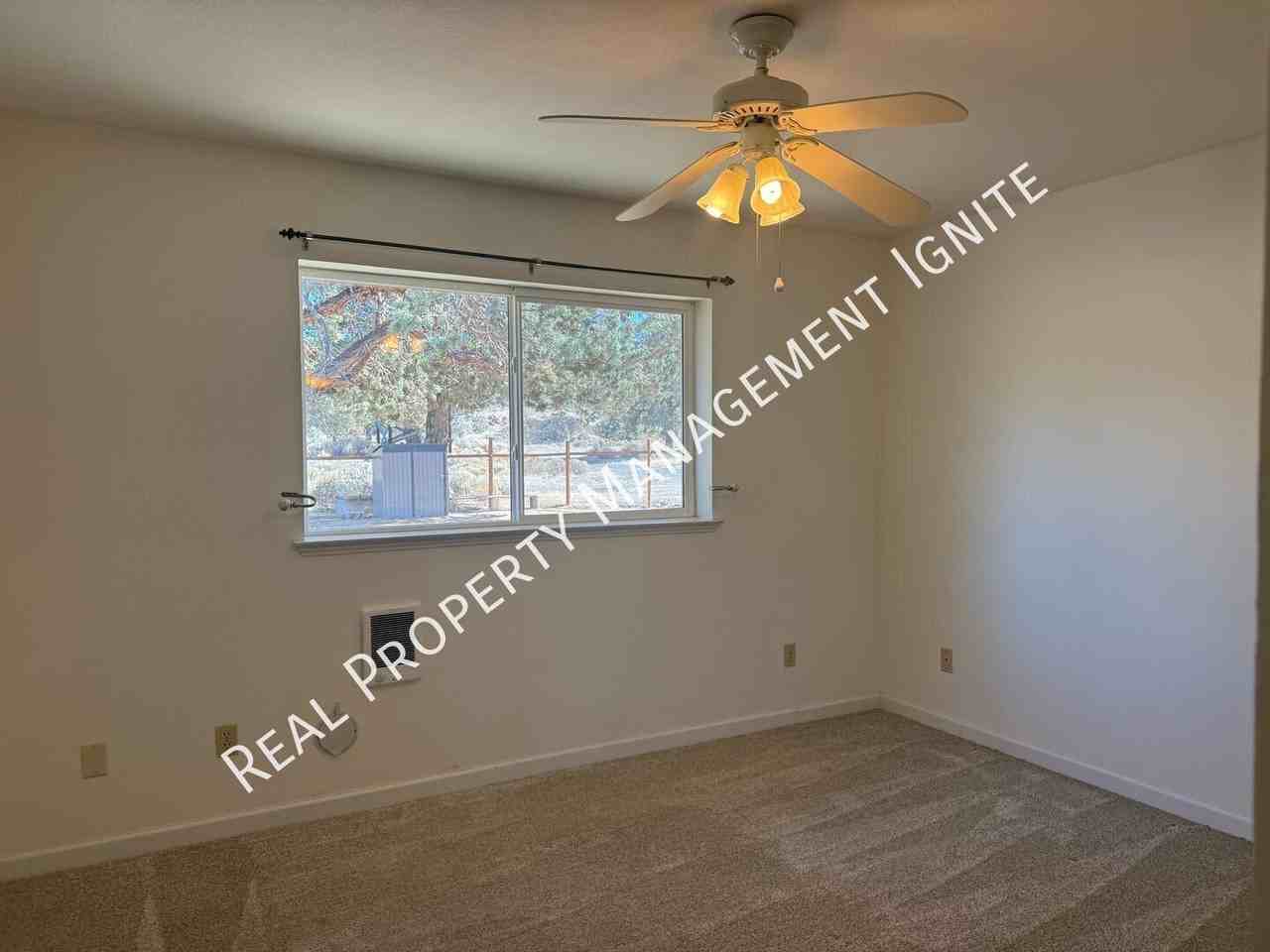 6446 Nw Lynch Ln - Photo 6 of 14